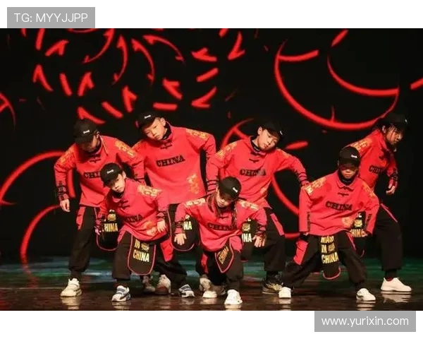 上海街舞队的中路突破解析与街舞文化的融合发展探讨