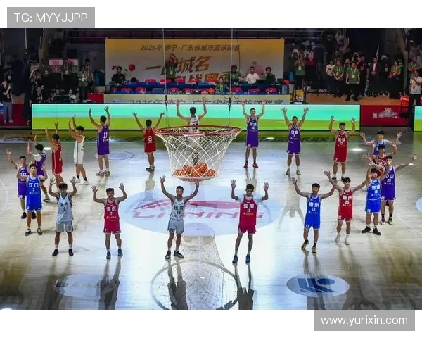 广州篮球队在冠军赛中的战术运用与表现分析探讨
